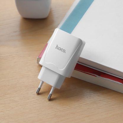 Prémium minőségű HOCO hálozati töltő C52A 2xUSB 2,1A fehér - Image 5