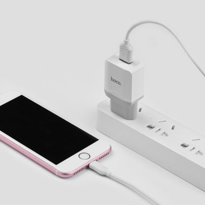 Prémium minőségű HOCO hálózati töltő  C22A 1xUSB 2,4A plusz lightning kábel fehér - Image 6